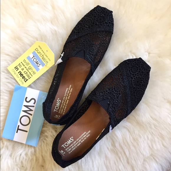 toms crochet flats